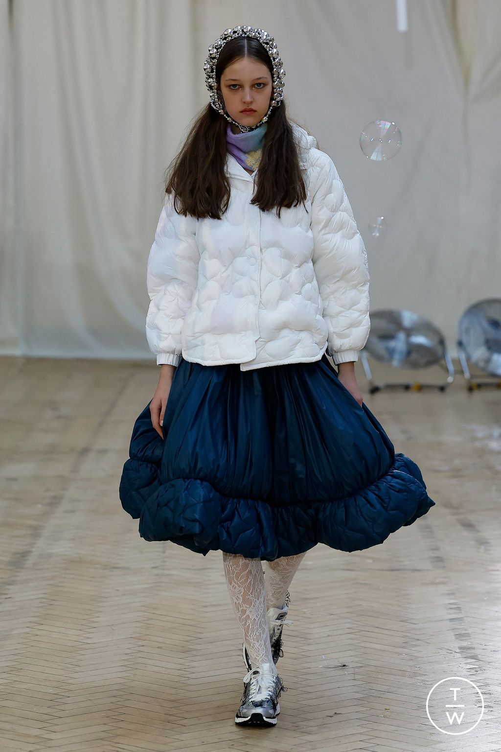 Fashion Week London Fall/Winter 2024 look 24 from the Susan Fang collection womenswear