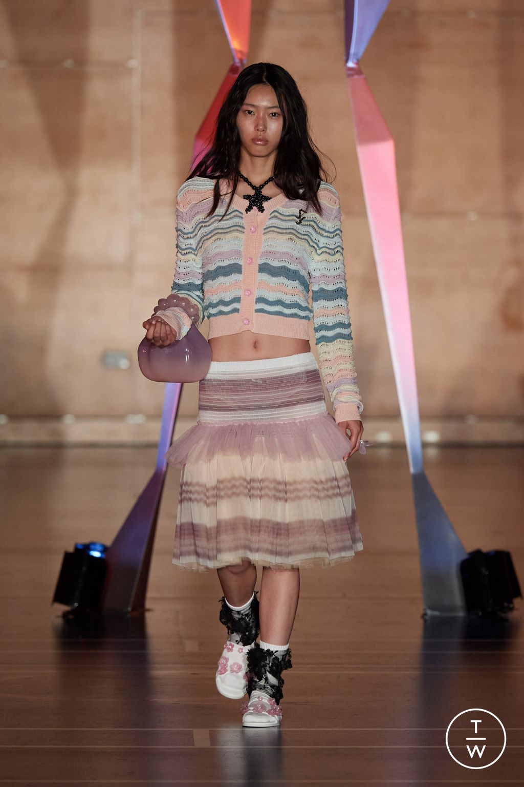 Fashion Week London Spring/Summer 2024 look 2 from the Susan Fang collection 女装