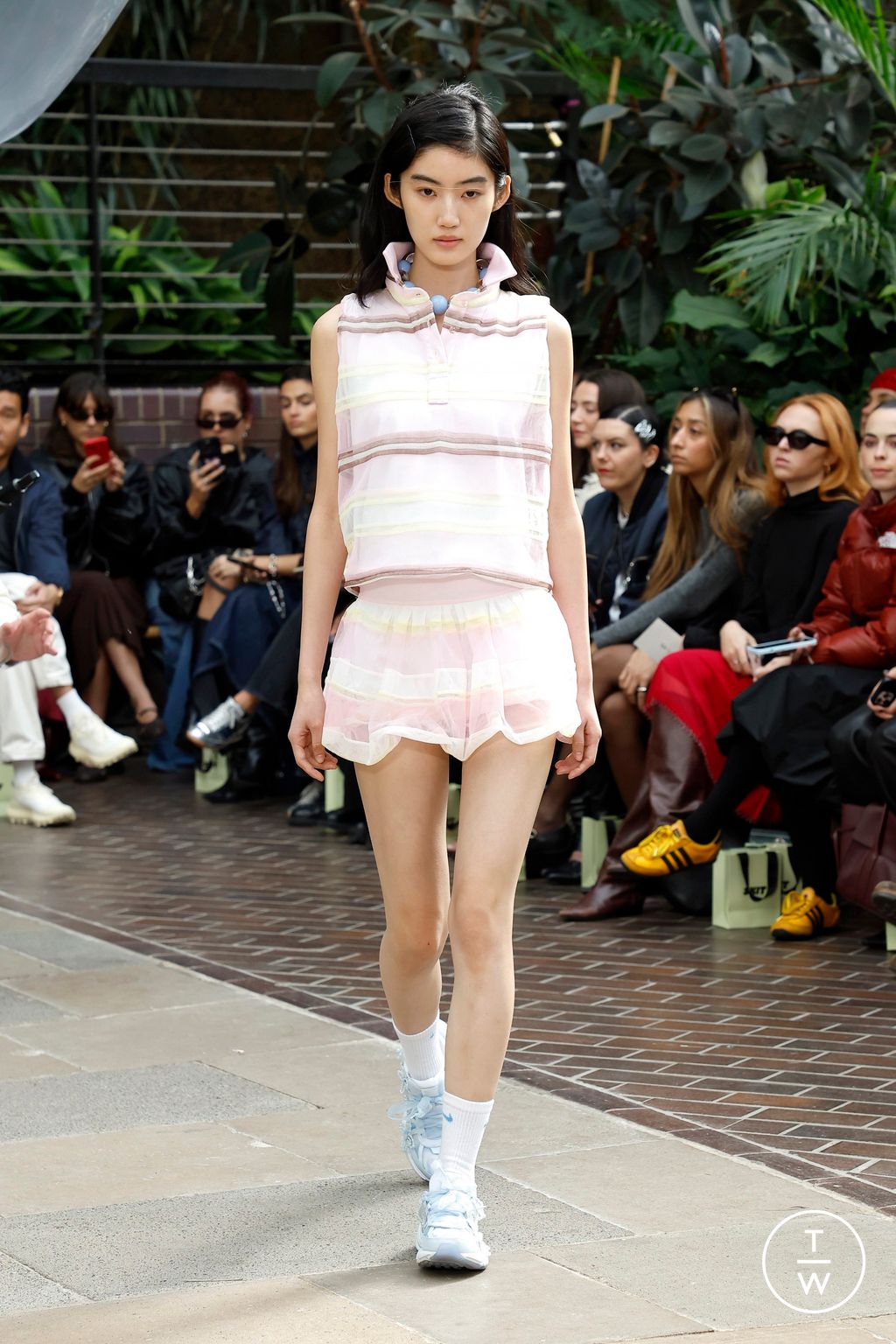 Fashion Week London Spring/Summer 2026 look 4 from the Susan Fang collection womenswear