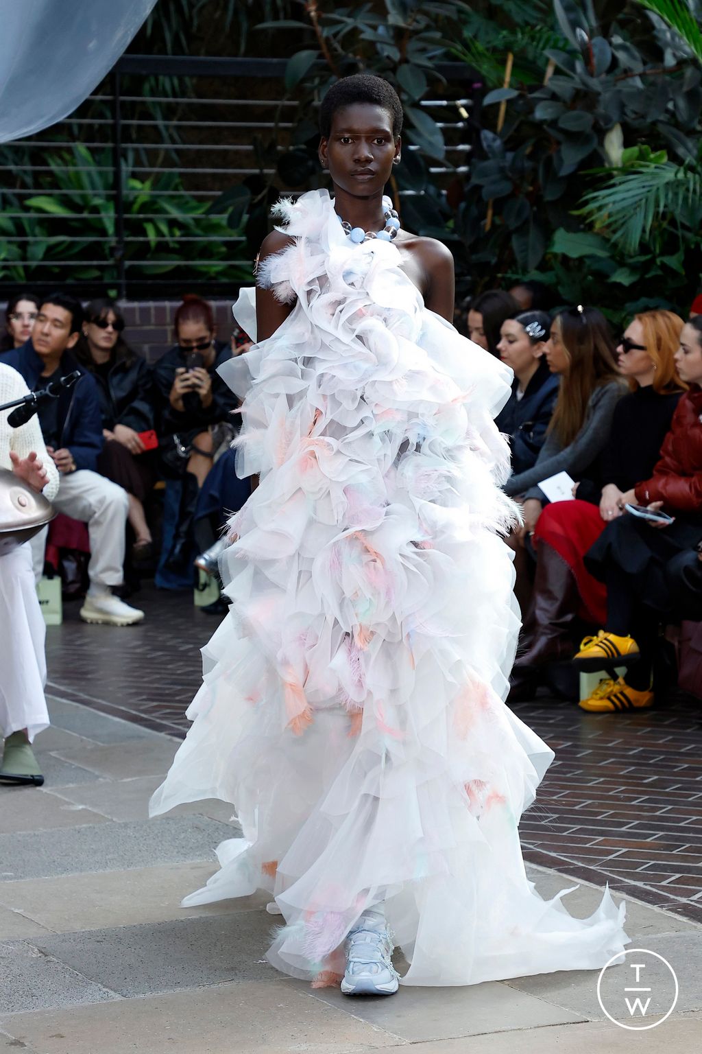 Fashion Week London Spring/Summer 2026 look 27 from the Susan Fang collection womenswear