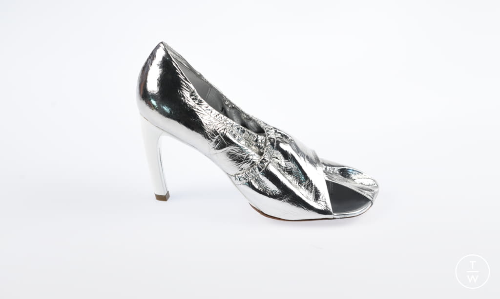 Fashion Week Paris Spring/Summer 2021 look 81 from the Dries Van Noten collection womenswear accessories