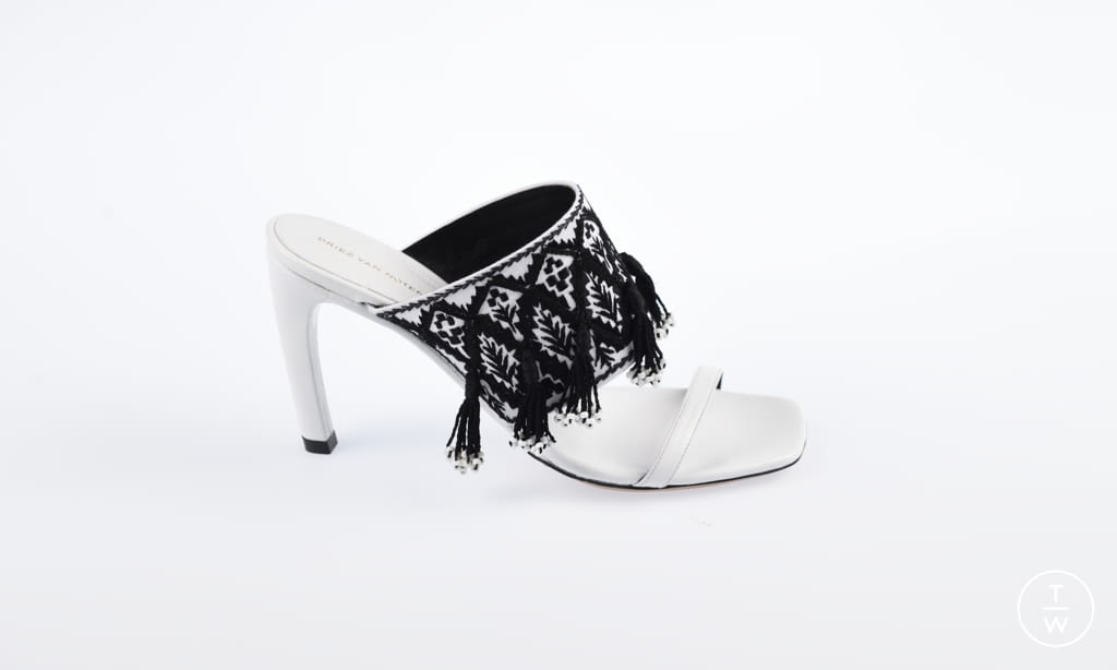 Fashion Week Paris Spring/Summer 2021 look 101 from the Dries Van Noten collection womenswear accessories