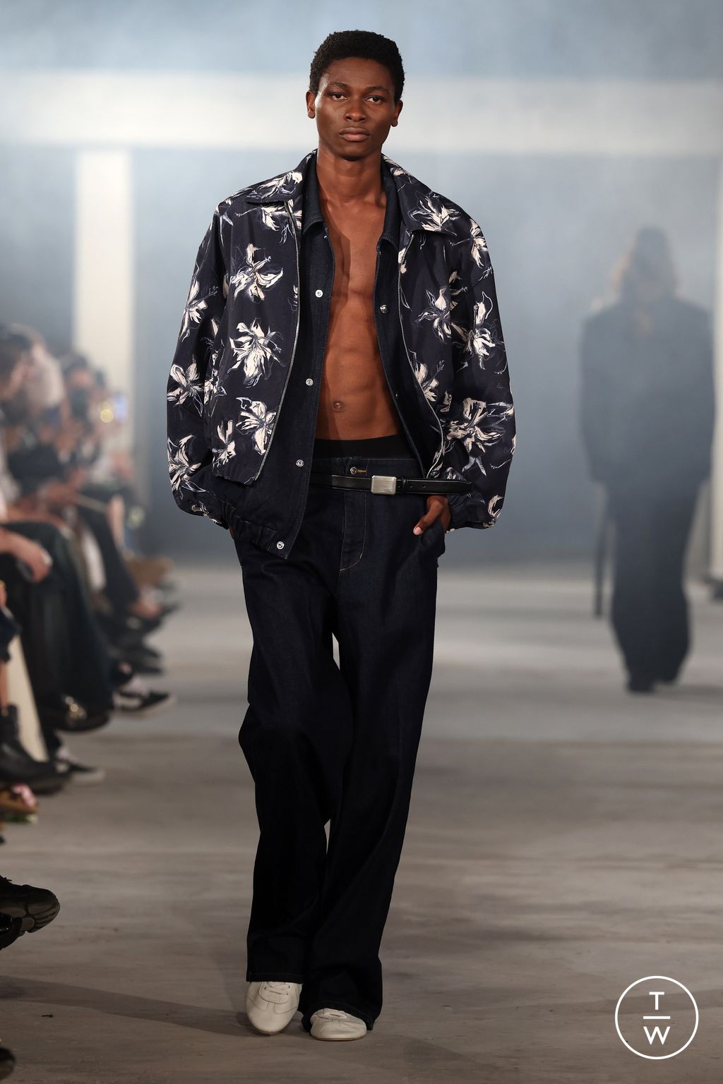 Fashion Week Paris Spring-Summer 2025 look 3 from the System Studios collection 男装