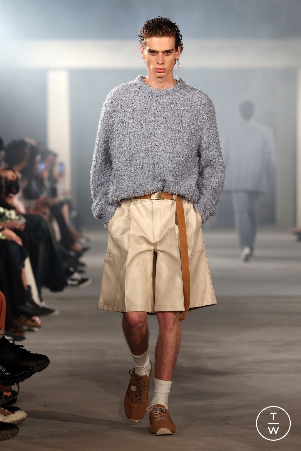 Fashion Week Paris Spring-Summer 2025 look 14 from the System Studios collection 男装