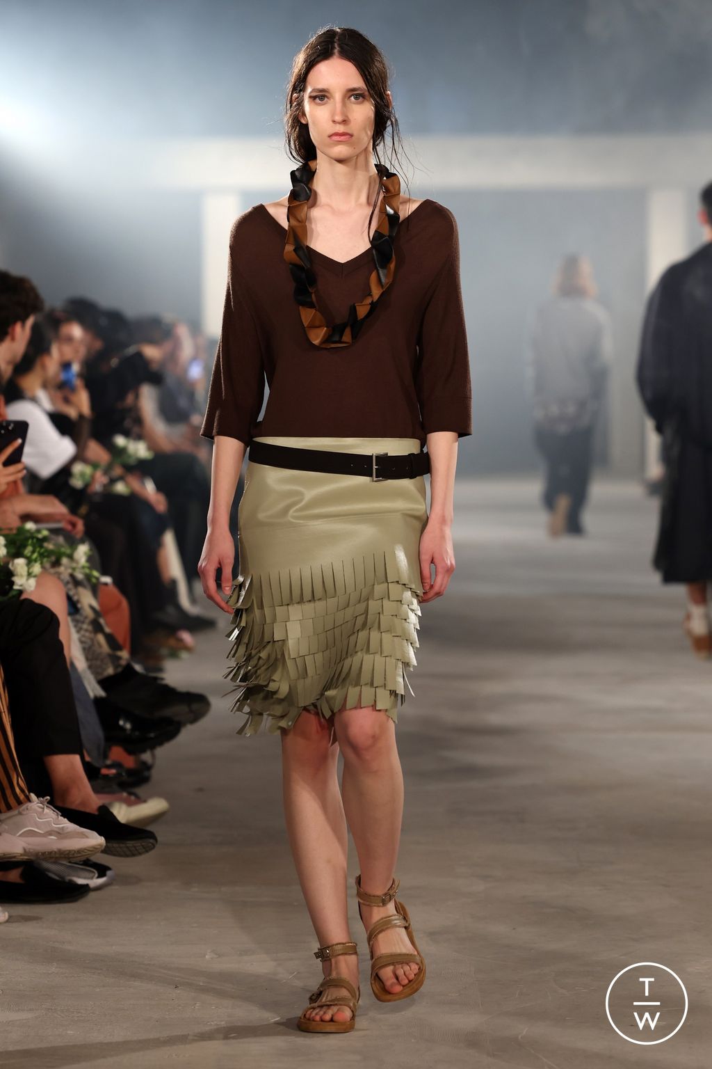 Fashion Week Paris Spring/Summer 2025 look 17 from the System collection menswear