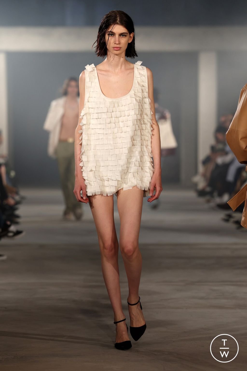 Fashion Week Paris Spring-Summer 2025 look 25 from the System Studios collection 男装