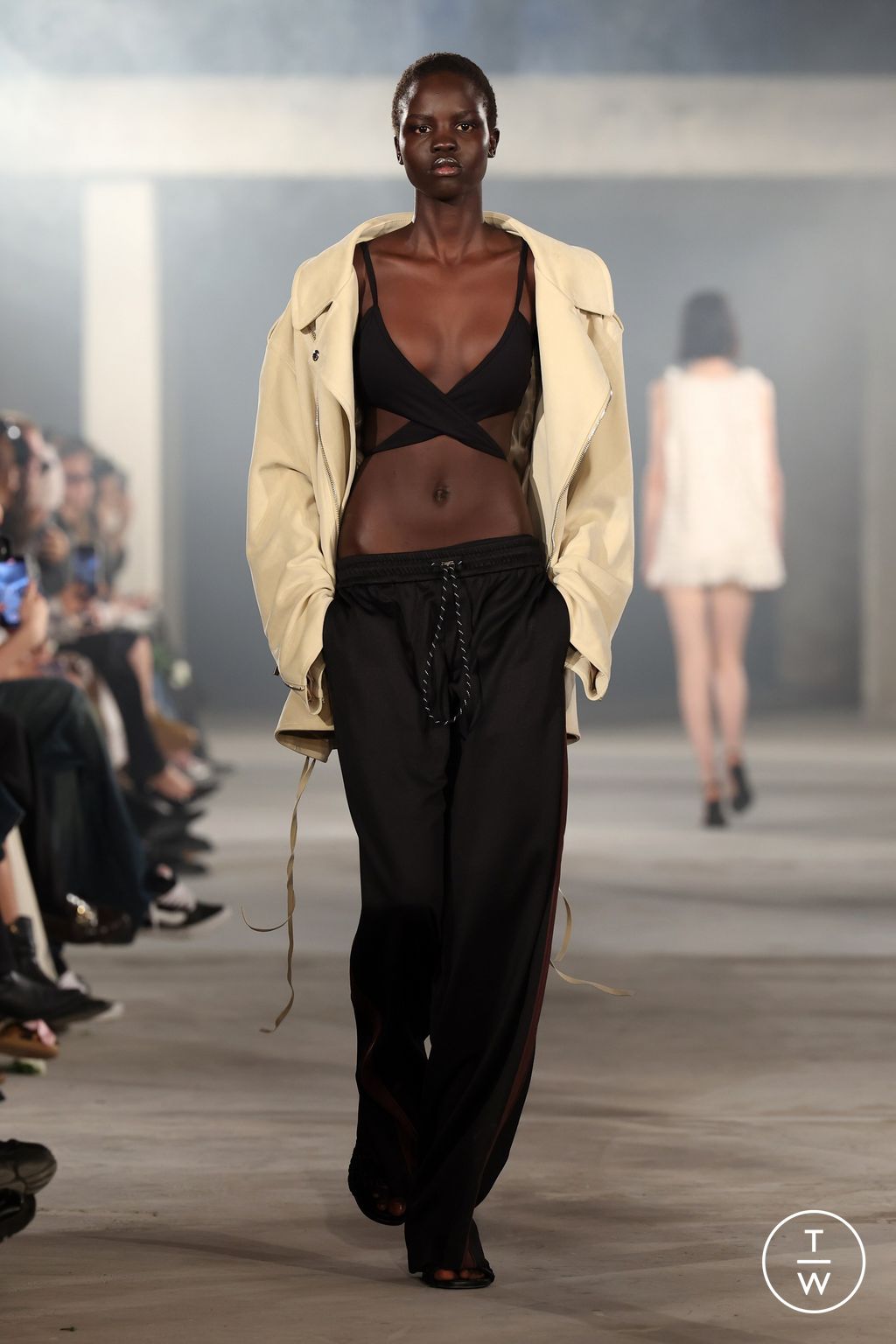 Fashion Week Paris Spring-Summer 2025 look 27 from the System Studios collection 男装