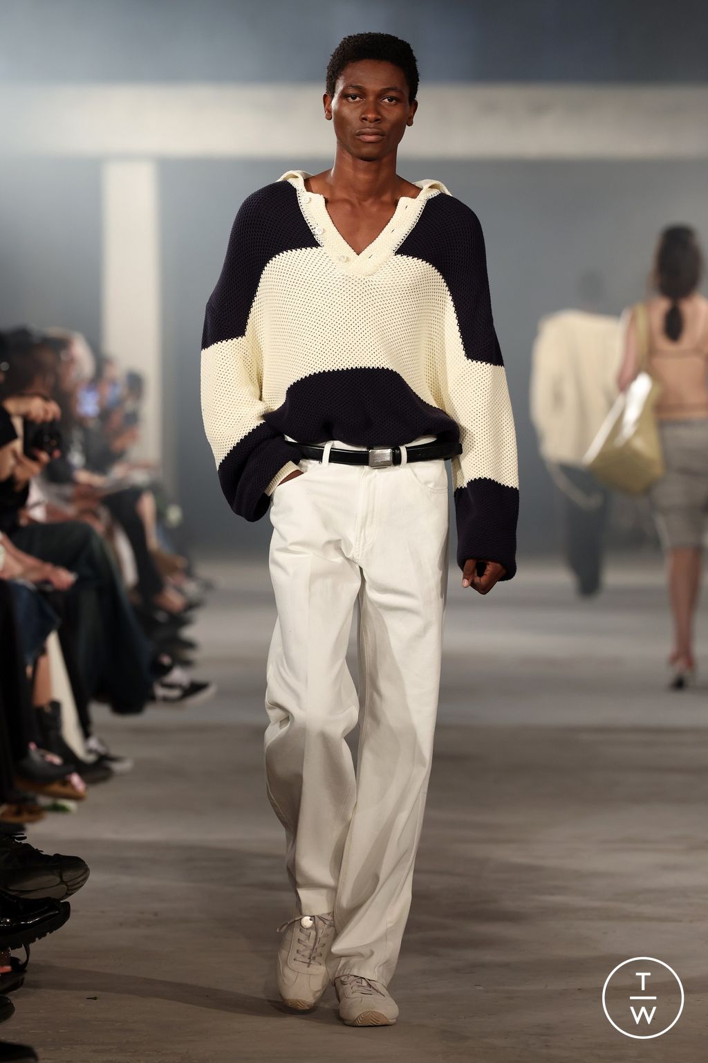 Fashion Week Paris Spring-Summer 2025 look 30 from the System Studios collection menswear
