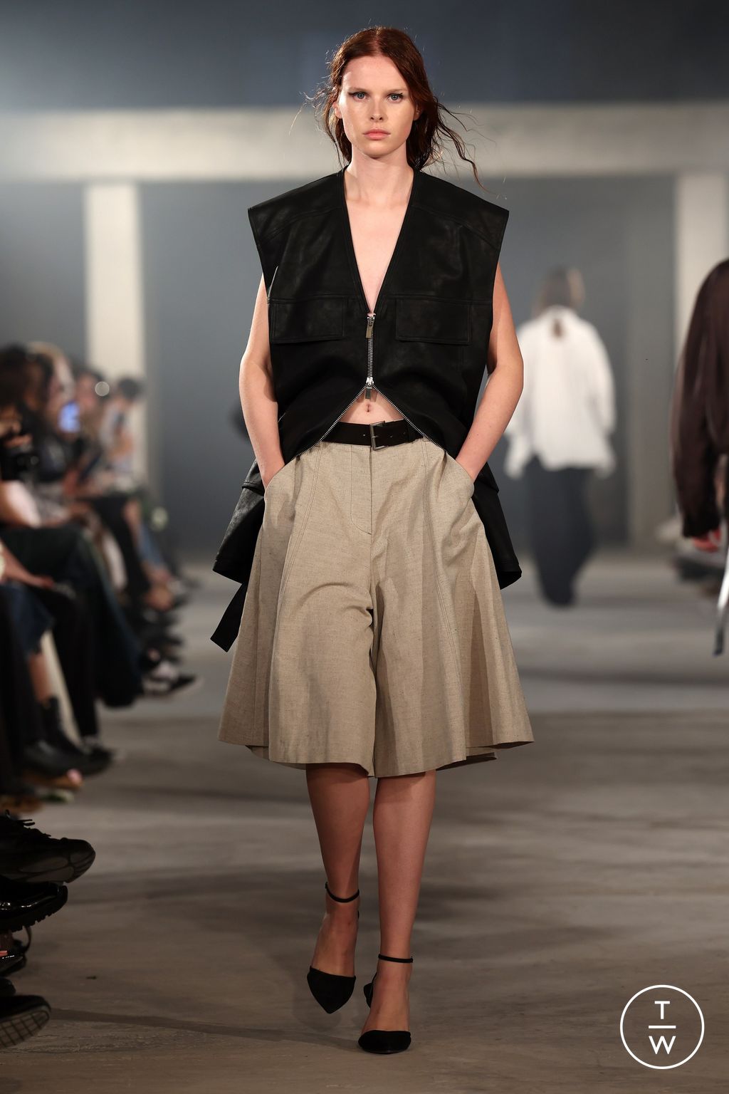 Fashion Week Paris Spring-Summer 2025 look 33 from the System Studios collection 男装