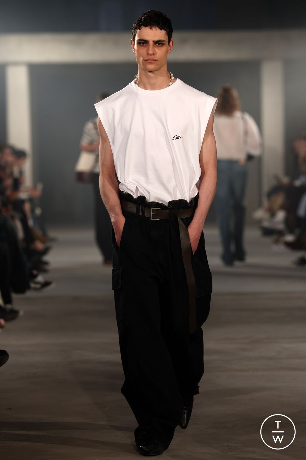 Fashion Week Paris Spring-Summer 2025 look 37 from the System Studios collection 男装