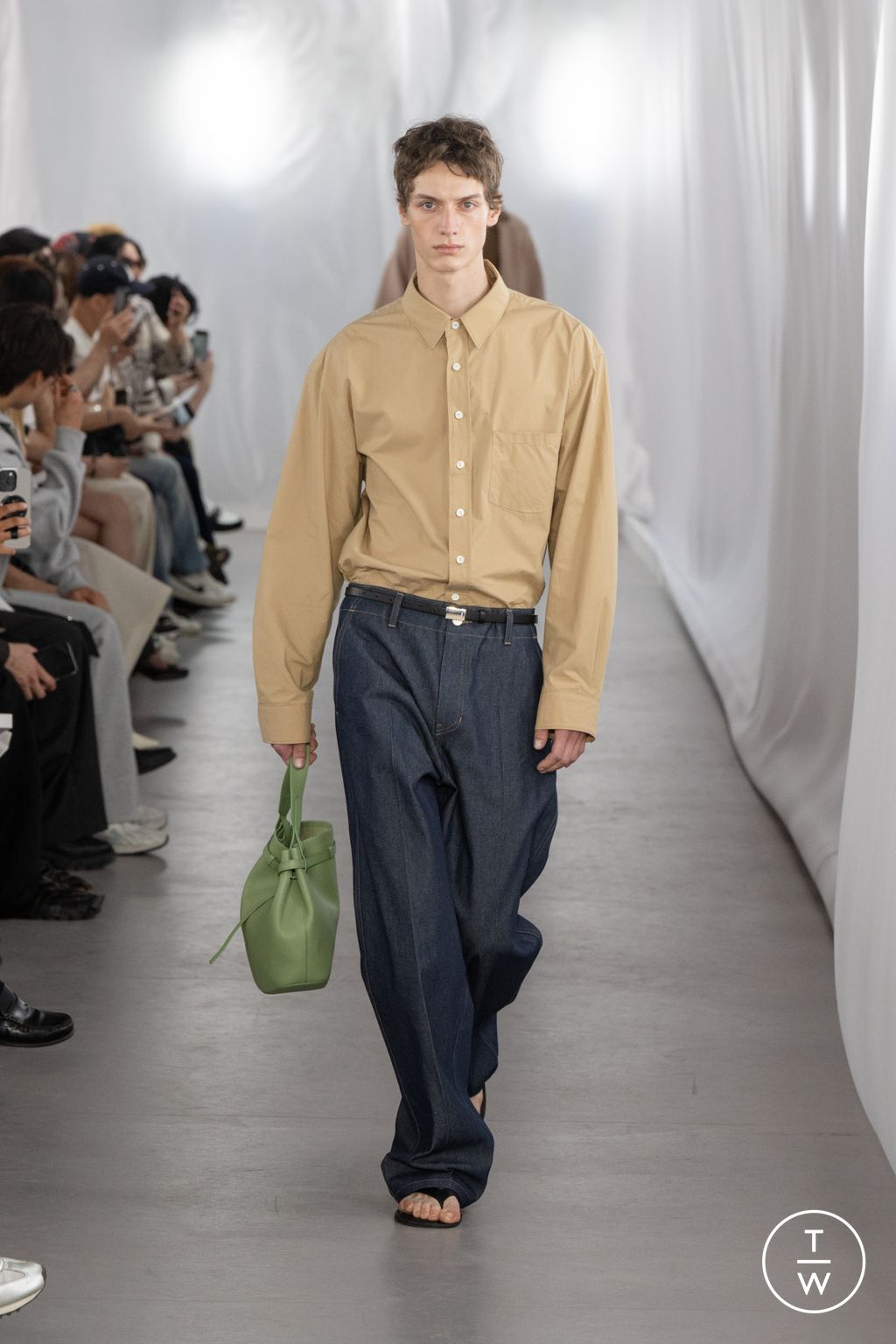 Fashion Week Paris Spring/Summer 2026 look 4 from the System collection 男装
