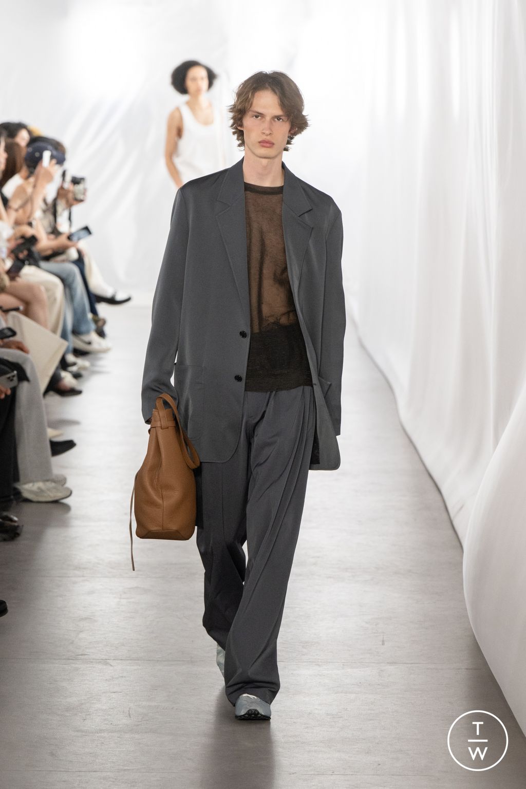 Fashion Week Paris Spring/Summer 2026 look 16 from the System collection menswear