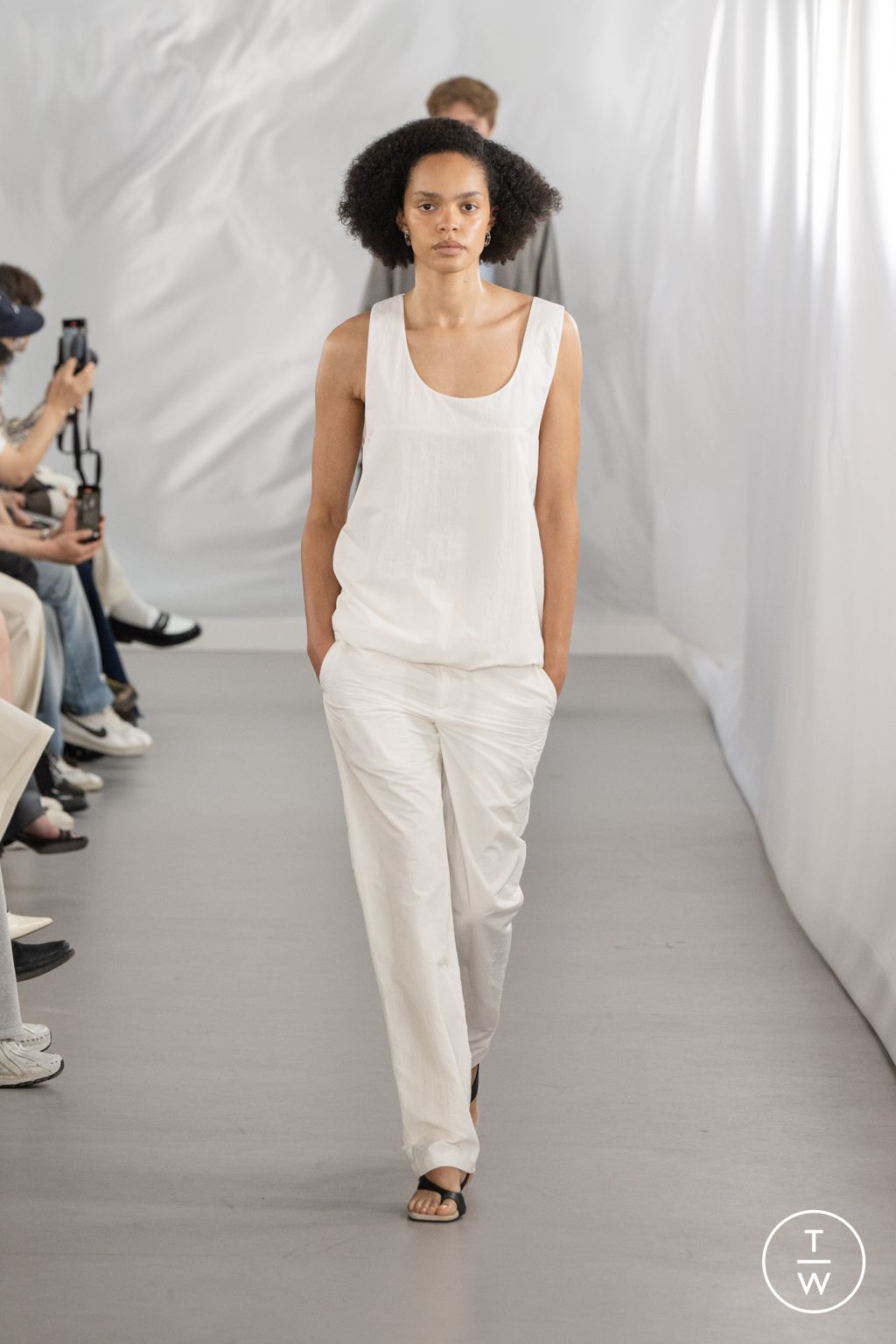 Fashion Week Paris Spring/Summer 2026 look 17 from the System collection 男装