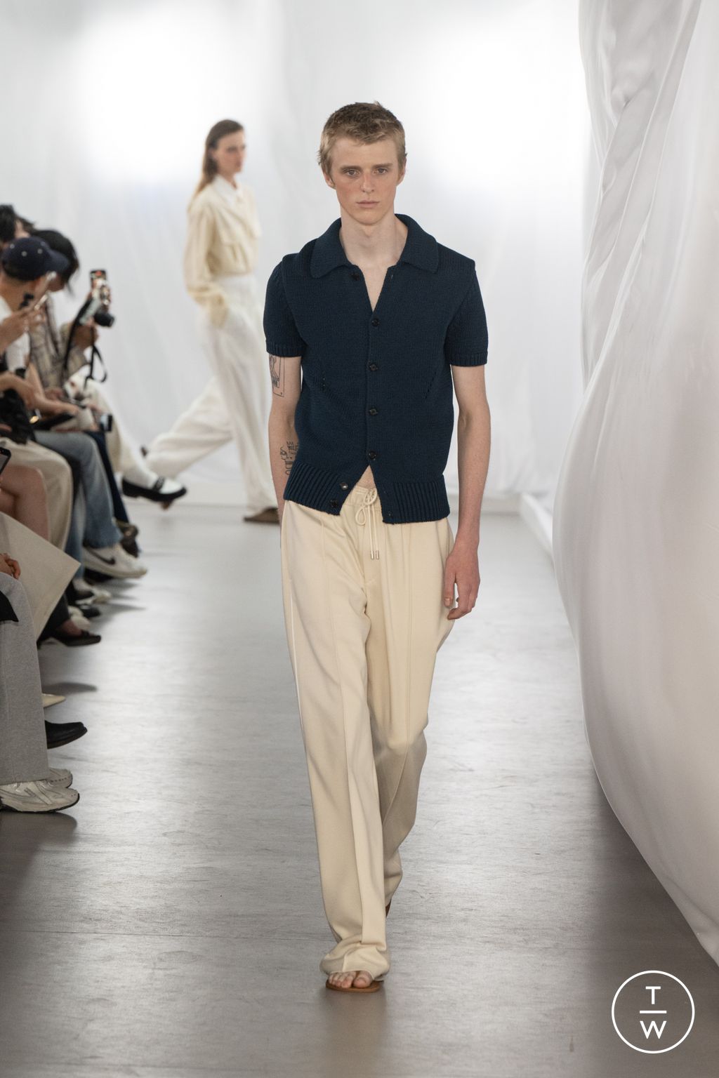 Fashion Week Paris Spring/Summer 2026 look 21 from the System collection 男装