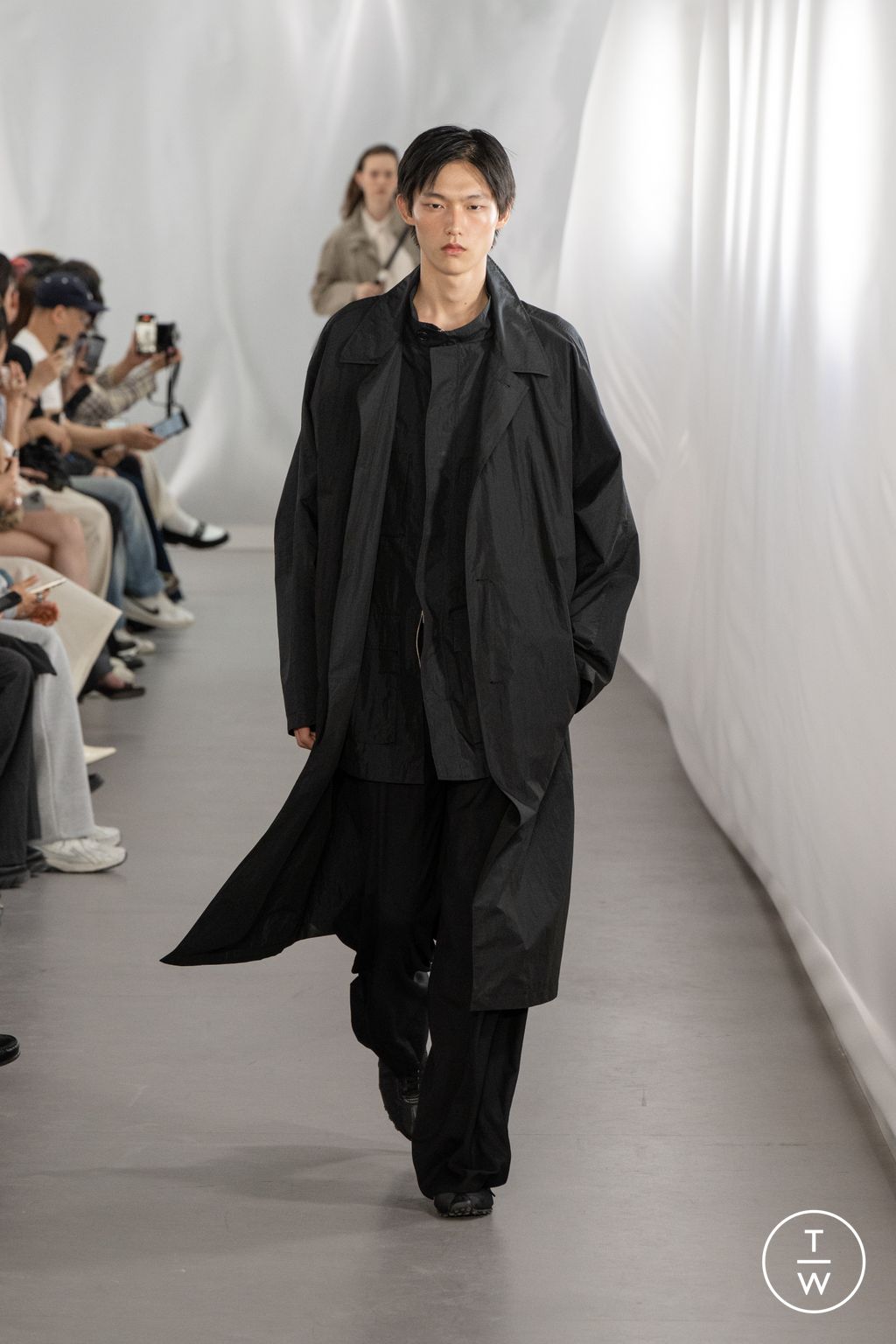Fashion Week Paris Spring/Summer 2026 look 24 from the System collection 男装