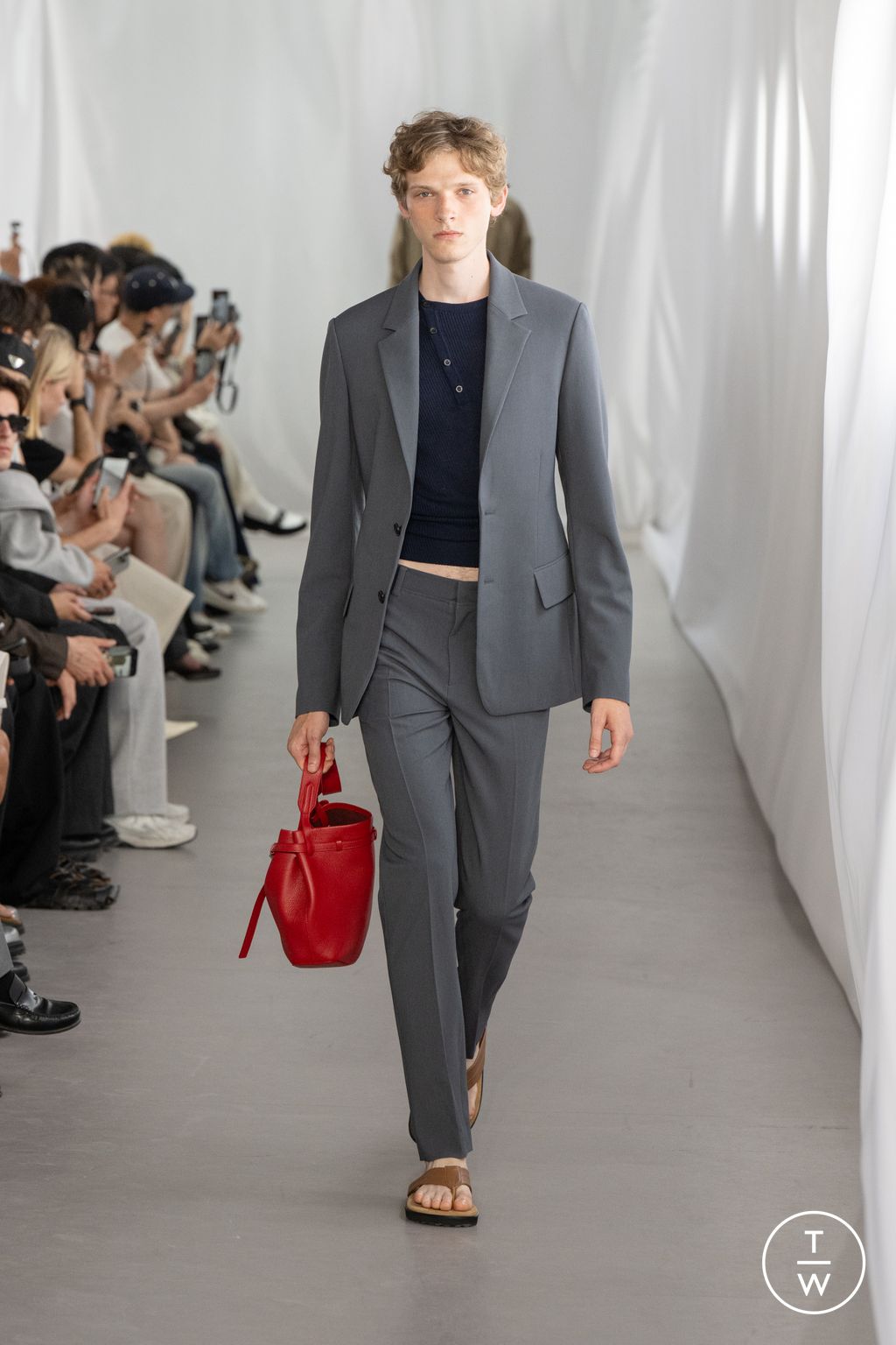 Fashion Week Paris Spring/Summer 2026 look 26 from the System collection menswear