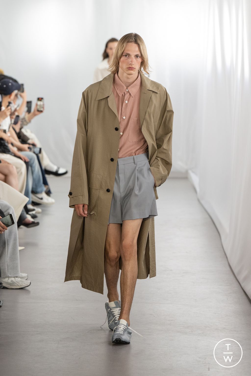 Fashion Week Paris Spring/Summer 2026 look 27 from the System collection menswear