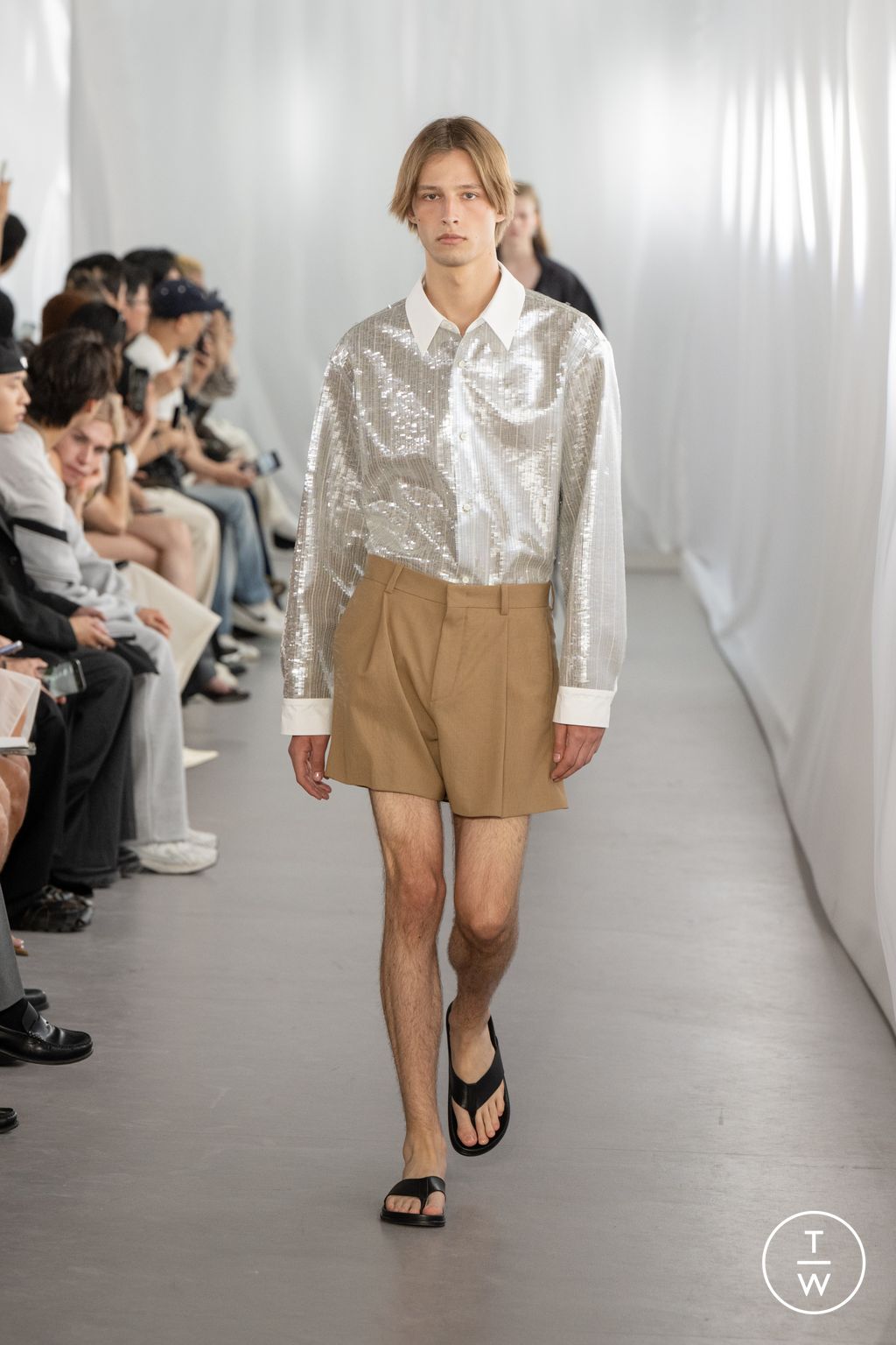 Fashion Week Paris Spring/Summer 2026 look 32 from the System collection 男装