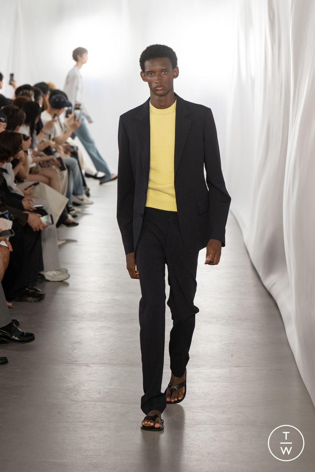 Fashion Week Paris Spring/Summer 2026 look 34 from the System collection 男装