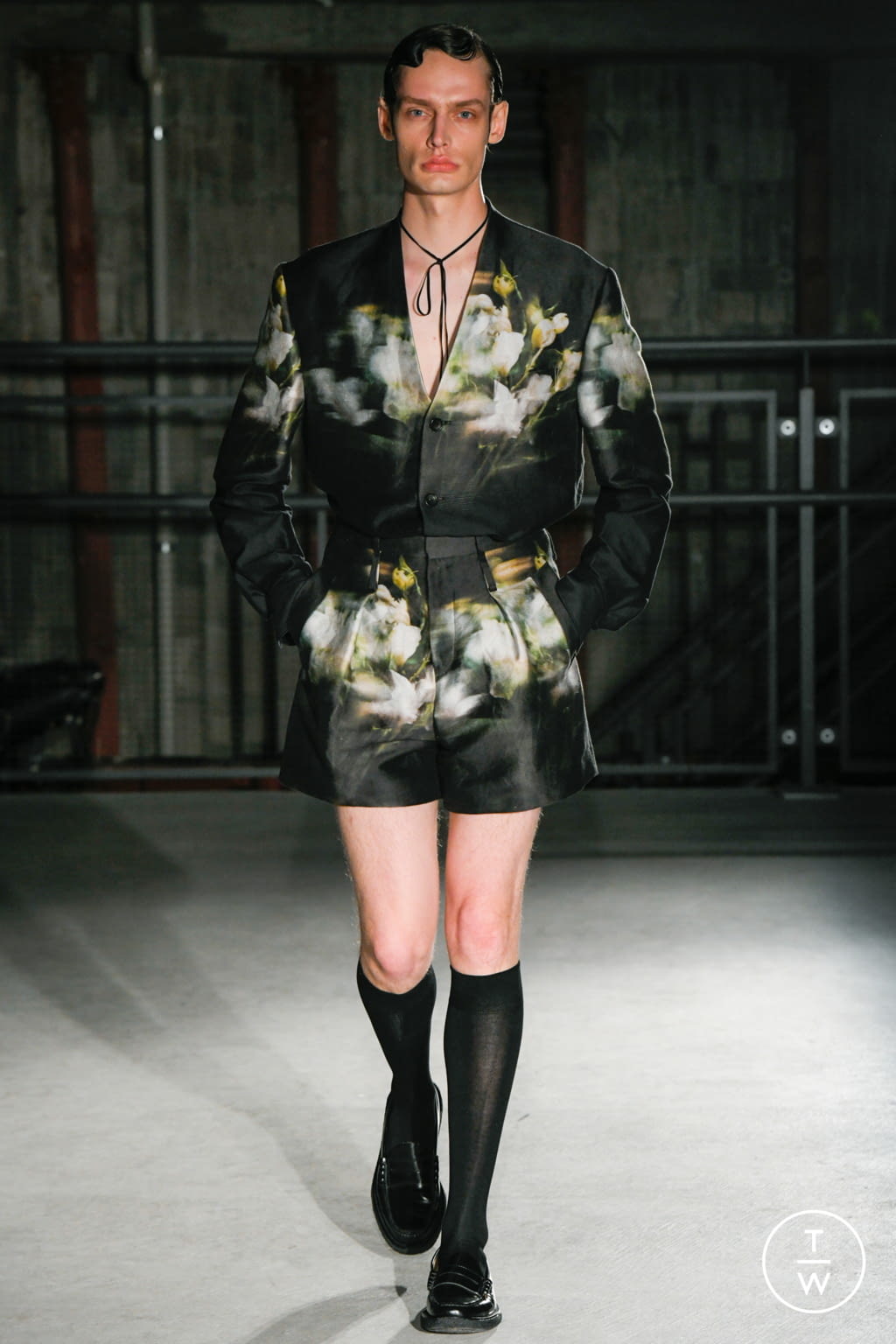 Fashion Week Paris Spring/Summer 2022 look 52 from the TAAKK collection 男装