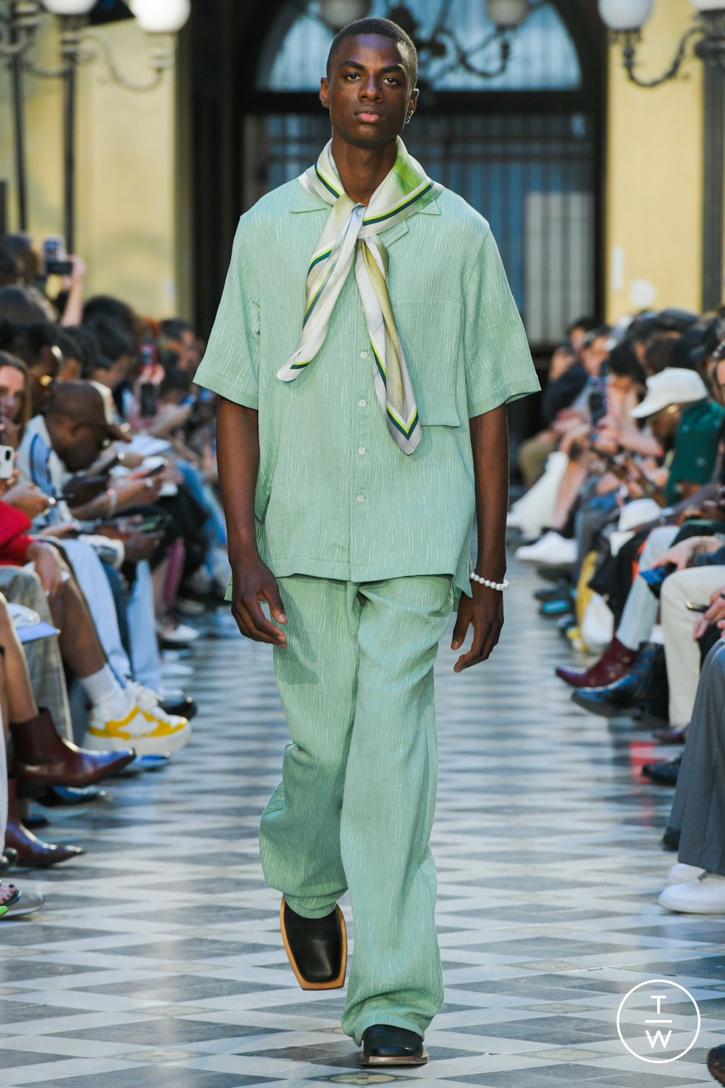 Fashion Week Paris Spring/Summer 2023 look 4 from the TAAKK collection 男装