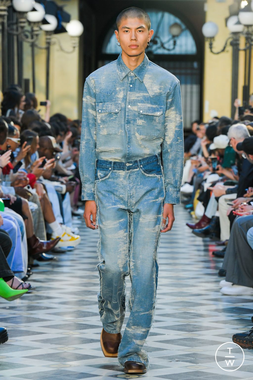Fashion Week Paris Spring/Summer 2023 look 7 from the TAAKK collection menswear