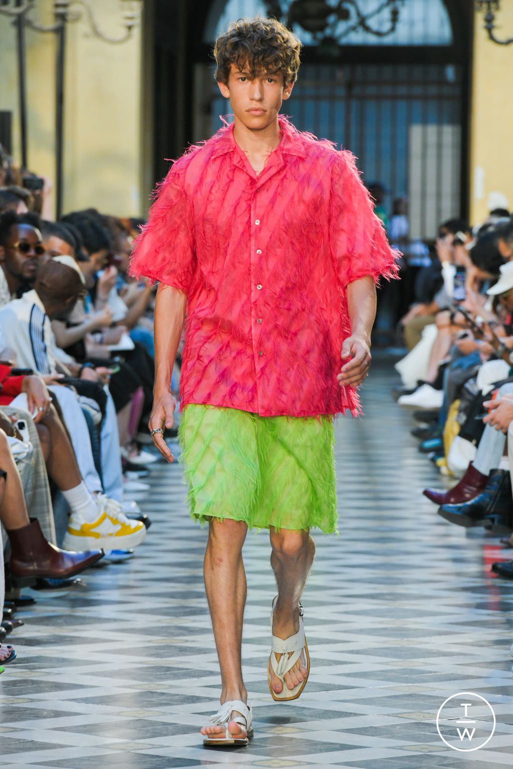 Fashion Week Paris Spring/Summer 2023 look 11 from the TAAKK collection 男装