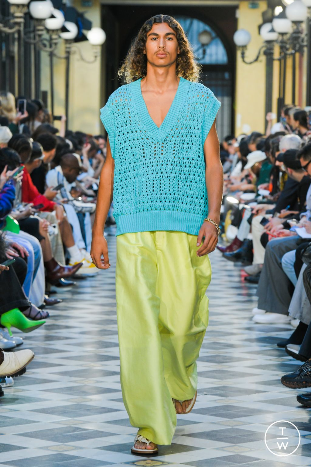Fashion Week Paris Spring/Summer 2023 look 16 from the TAAKK collection 男装