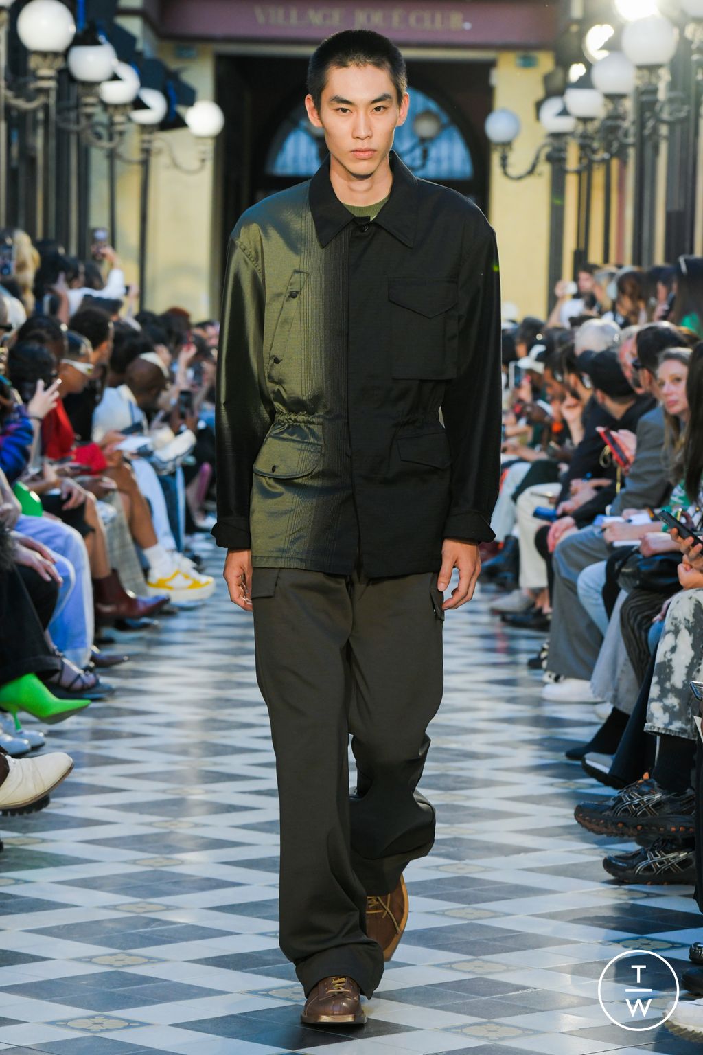 Fashion Week Paris Spring/Summer 2023 look 24 from the TAAKK collection 男装