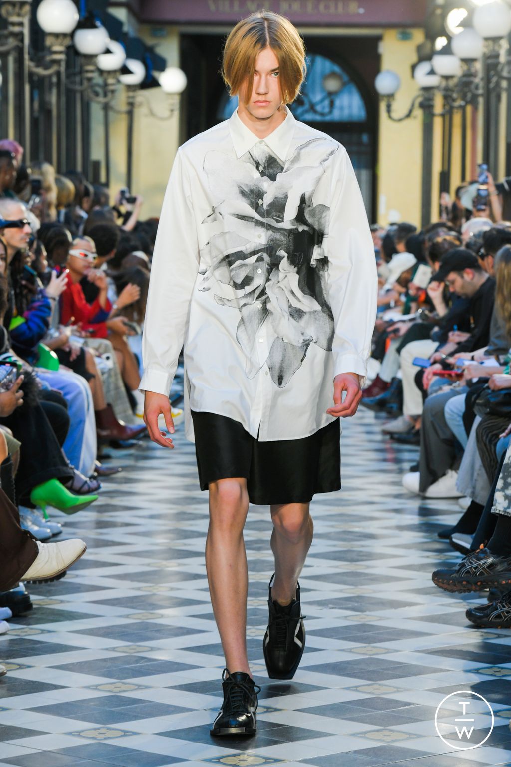 Fashion Week Paris Spring/Summer 2023 look 27 from the TAAKK collection 男装