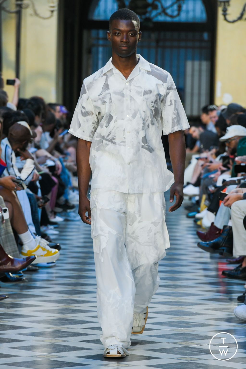 Fashion Week Paris Spring/Summer 2023 look 32 from the TAAKK collection menswear