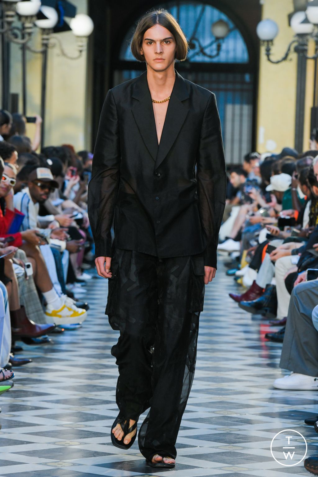 Fashion Week Paris Spring/Summer 2023 look 33 from the TAAKK collection 男装