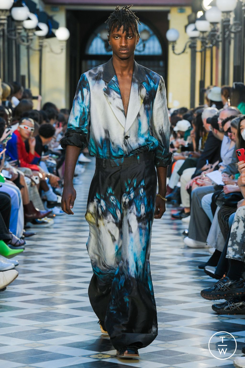 Fashion Week Paris Spring/Summer 2023 look 37 de la collection TAAKK menswear