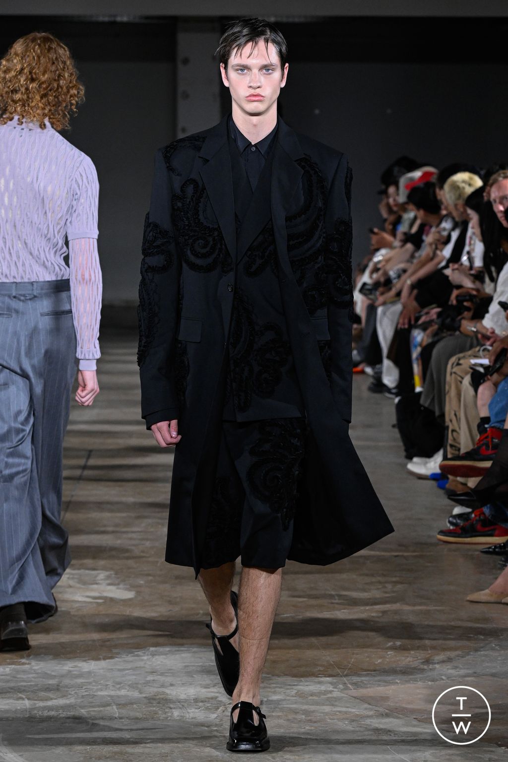 Fashion Week Paris Spring/Summer 2026 look 25 from the TAAKK collection menswear