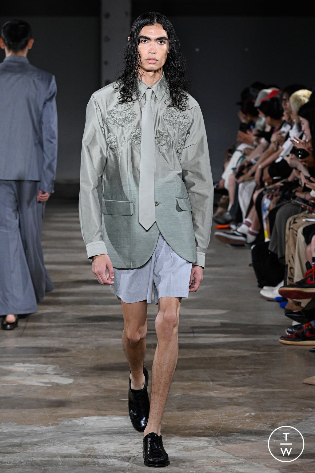 Fashion Week Paris Spring/Summer 2026 look 28 from the TAAKK collection menswear