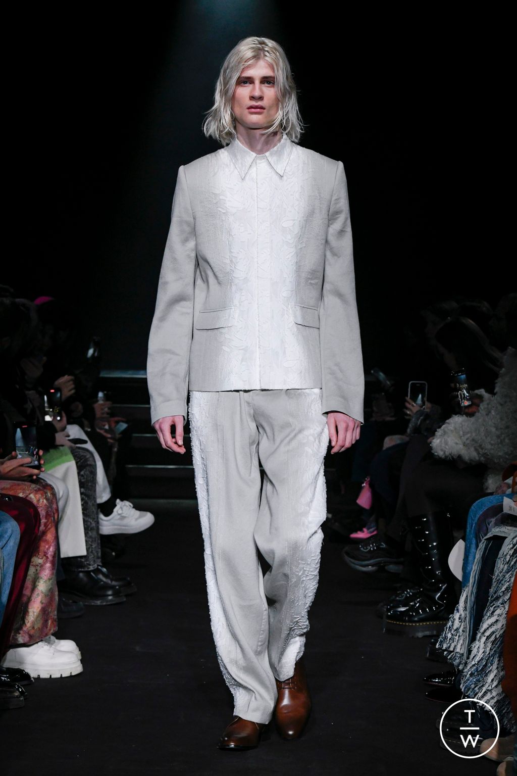 Fashion Week Paris Fall/Winter 2024 look 2 de la collection TAAKK menswear