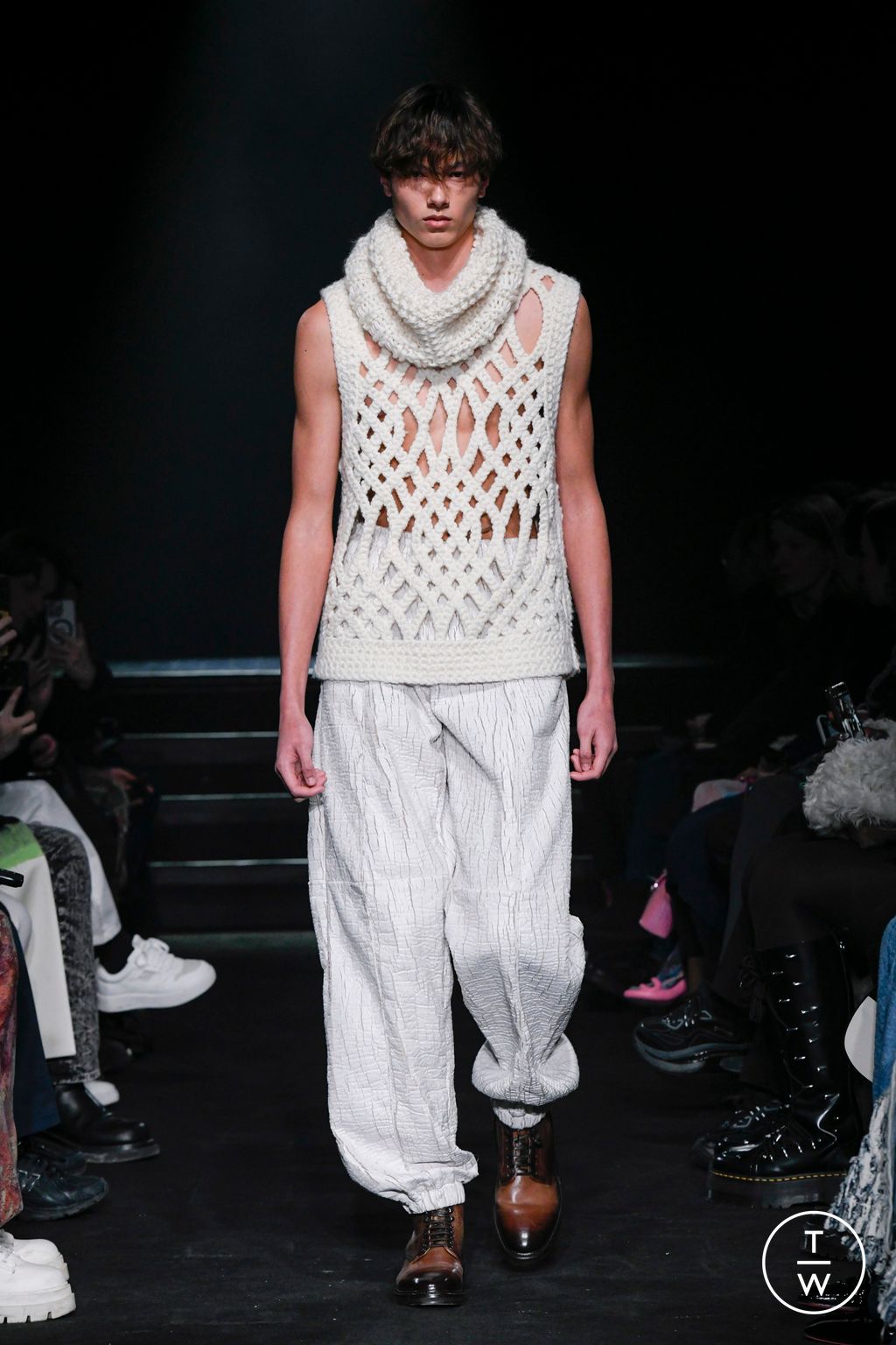 Fashion Week Paris Fall/Winter 2024 look 4 de la collection TAAKK menswear