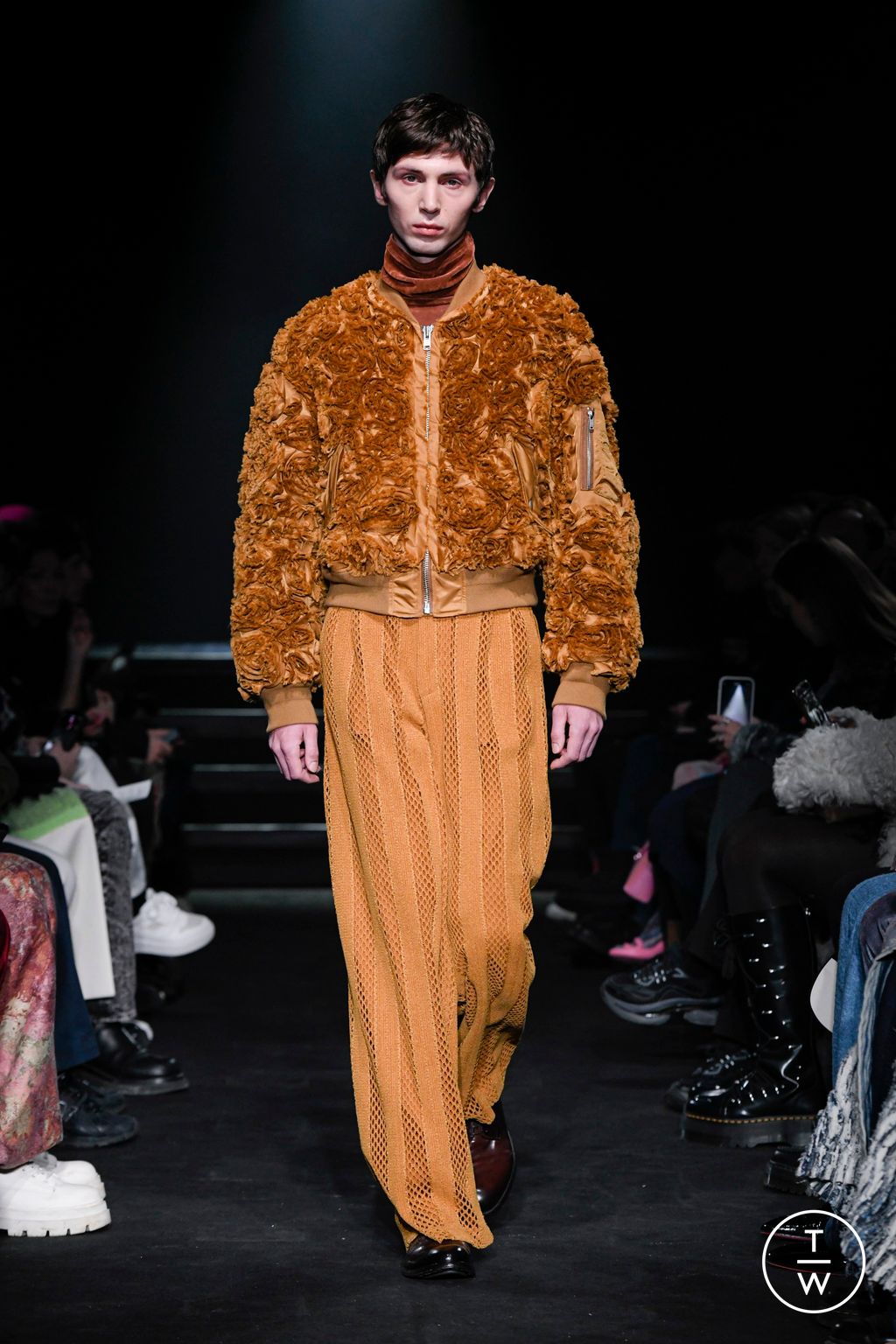 Fashion Week Paris Fall/Winter 2024 look 5 de la collection TAAKK menswear