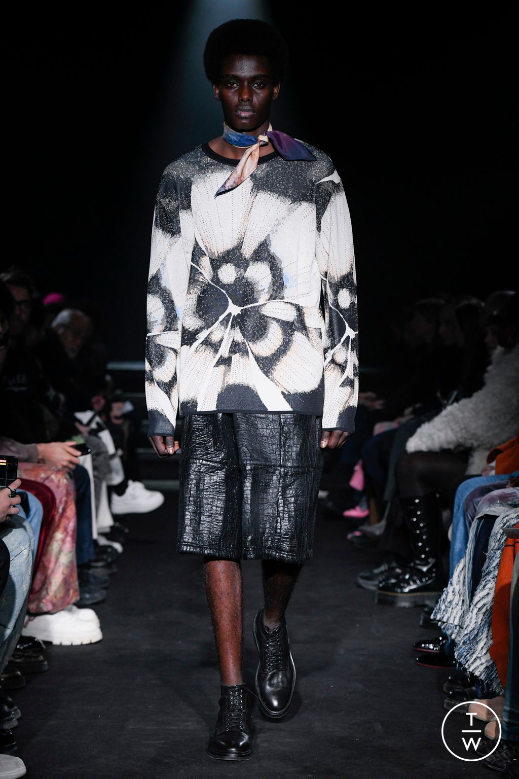 Fashion Week Paris Fall/Winter 2024 look 13 from the TAAKK collection menswear
