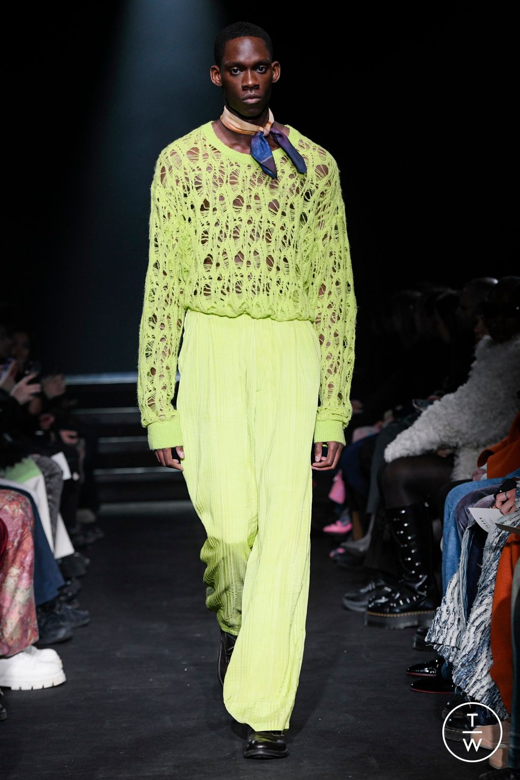 Fashion Week Paris Fall/Winter 2024 look 15 de la collection TAAKK menswear