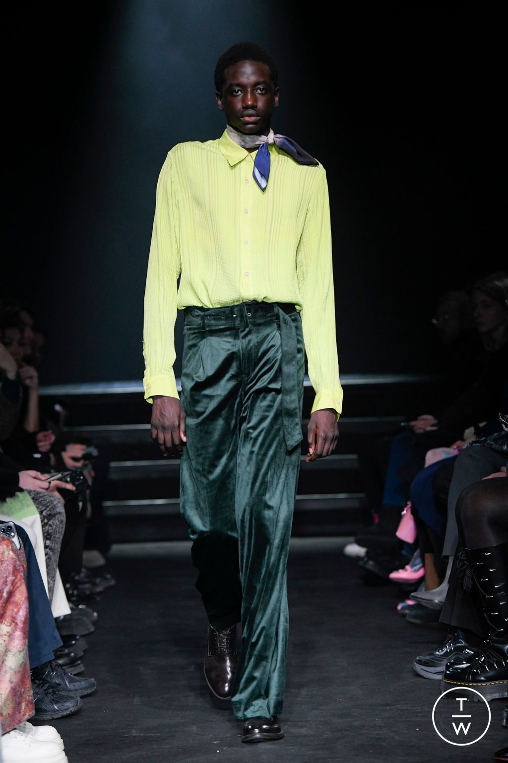 Fashion Week Paris Fall/Winter 2024 look 16 de la collection TAAKK menswear