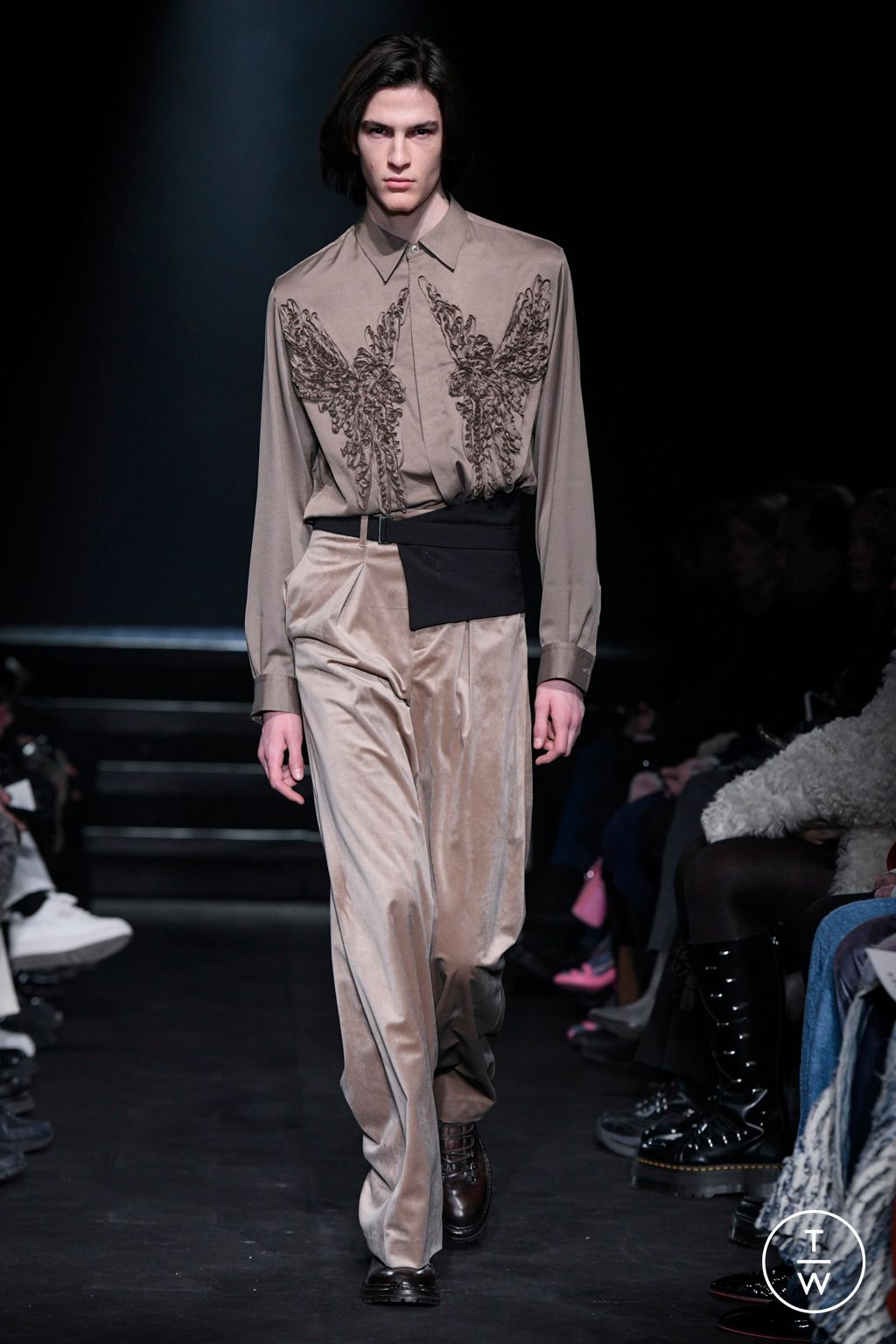 Fashion Week Paris Fall/Winter 2024 look 19 from the TAAKK collection menswear
