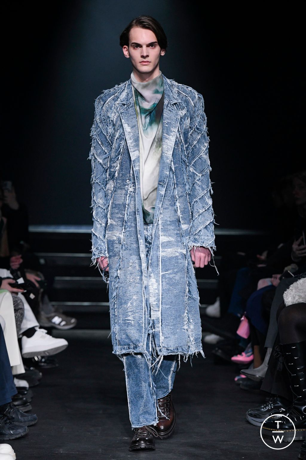 Fashion Week Paris Fall/Winter 2024 look 22 de la collection TAAKK menswear