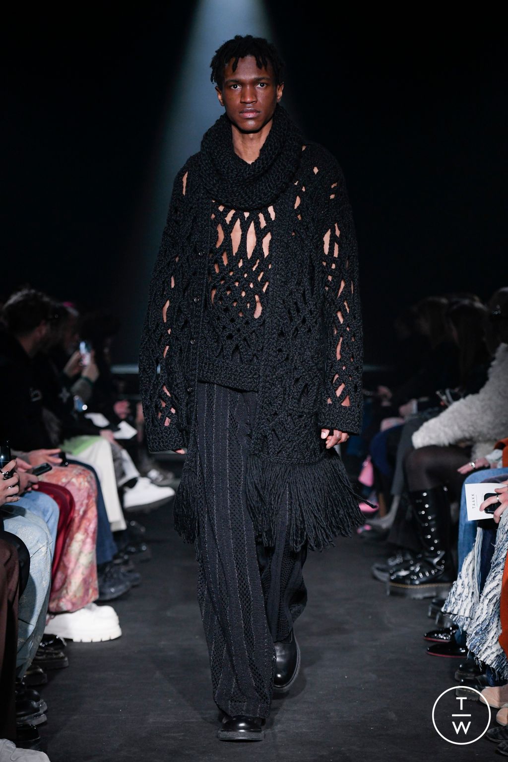 Fashion Week Paris Fall/Winter 2024 look 25 de la collection TAAKK menswear