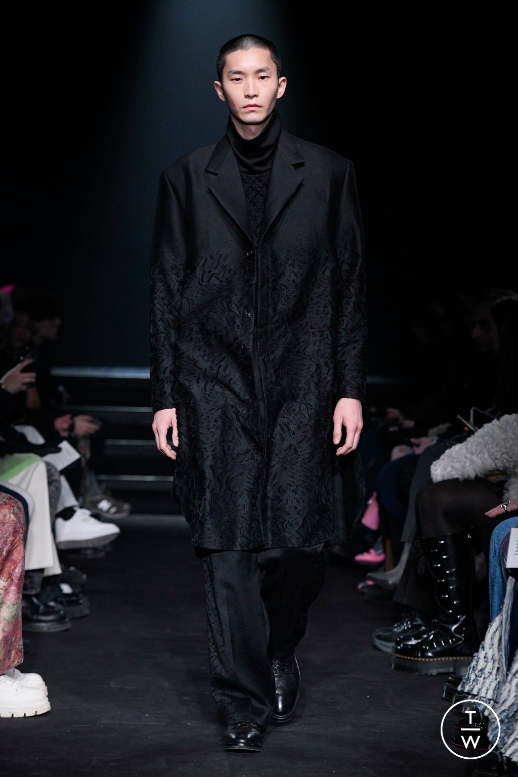 Fashion Week Paris Fall/Winter 2024 look 29 from the TAAKK collection menswear