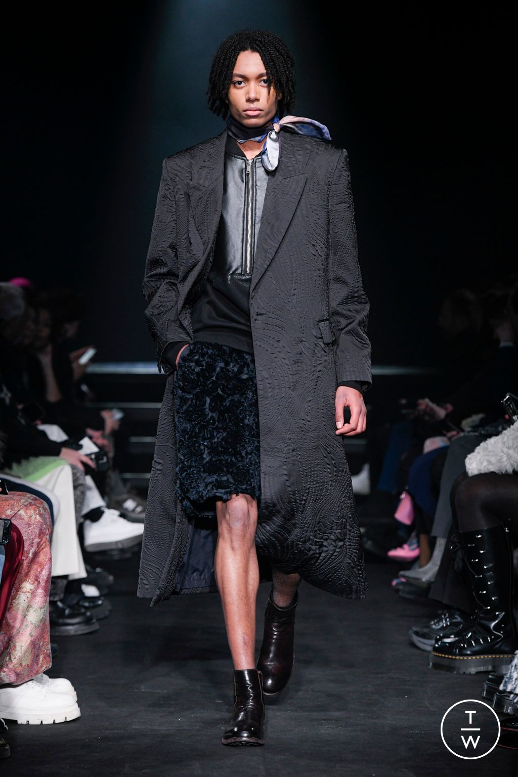 Fashion Week Paris Fall/Winter 2024 look 30 de la collection TAAKK menswear