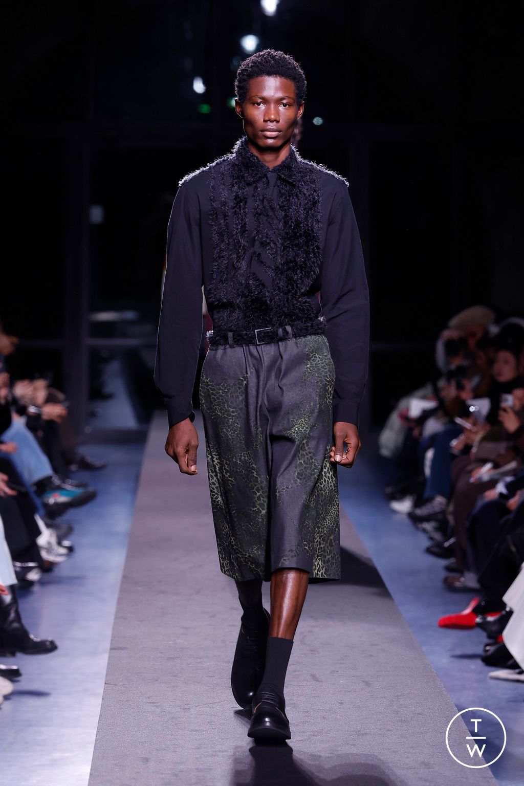 Fashion Week Paris Fall/Winter 2025 look 10 from the TAAKK collection menswear