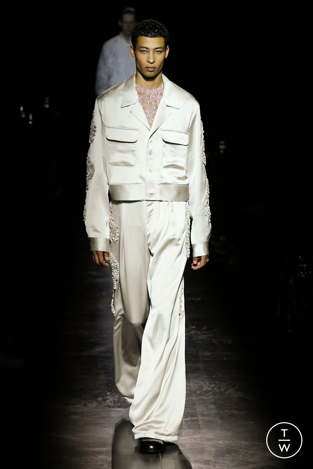 Fashion Week Paris Spring/Summer 2024 look 8 from the TAAKK collection 男装