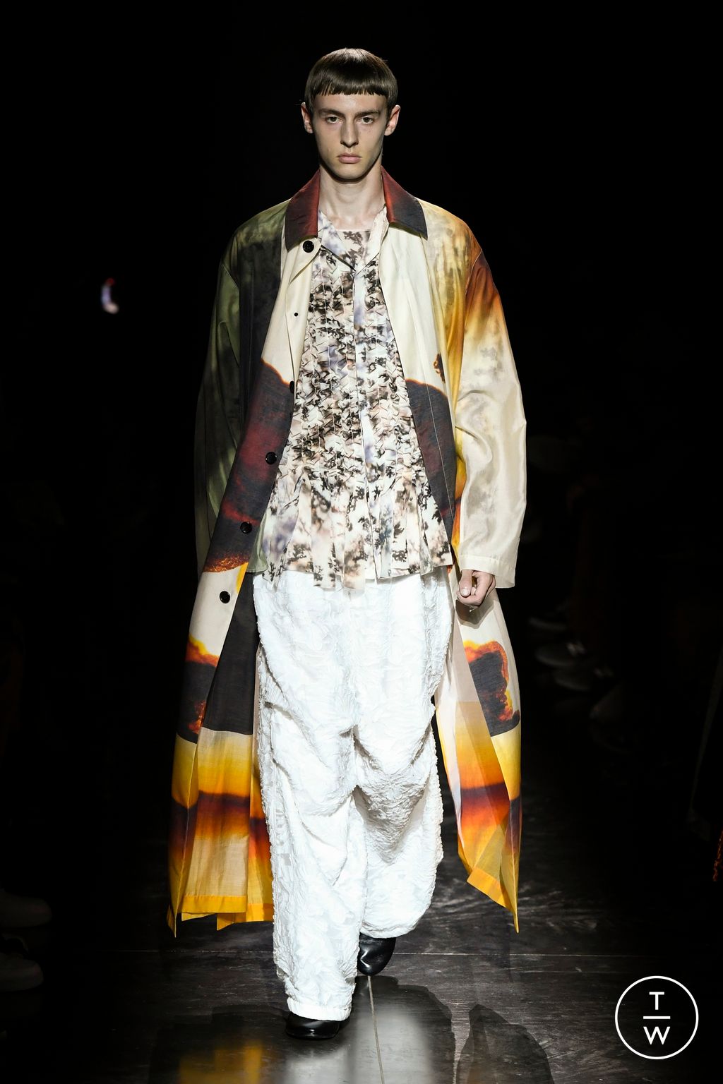 Fashion Week Paris Spring/Summer 2024 look 15 from the TAAKK collection menswear