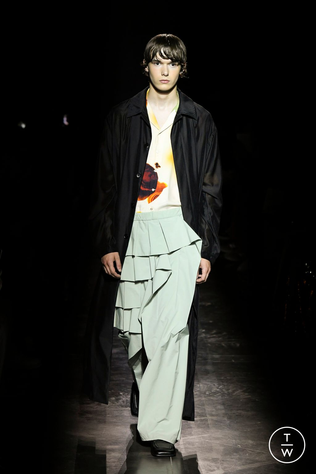 Fashion Week Paris Spring/Summer 2024 look 18 from the TAAKK collection 男装